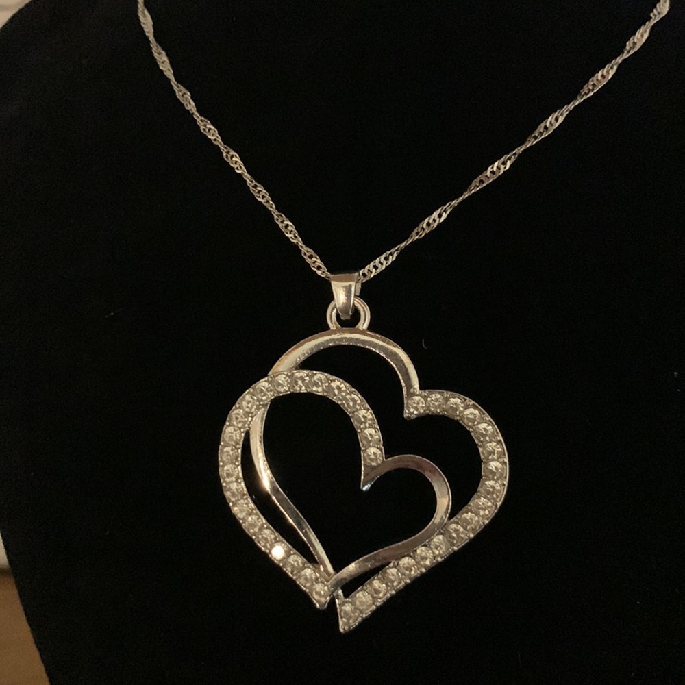 4/$20 NIP 3pc Rhinestone Silver Heart Set - Picture 3 of 4